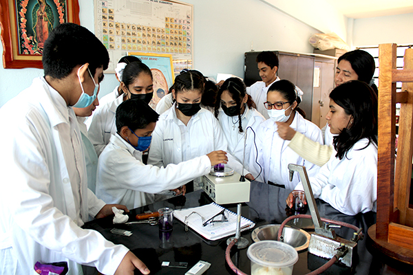 Modernos laboratorios para nuestros estudiantes